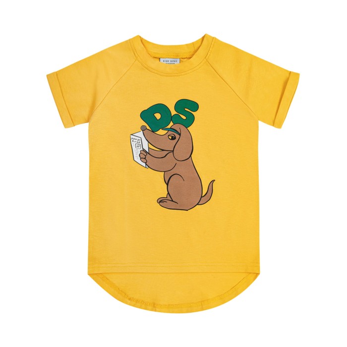 3.1.5 DOG READER YELLOW _ T-SHIRT.jpg