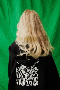 bluza czarna czaszka4.jpg